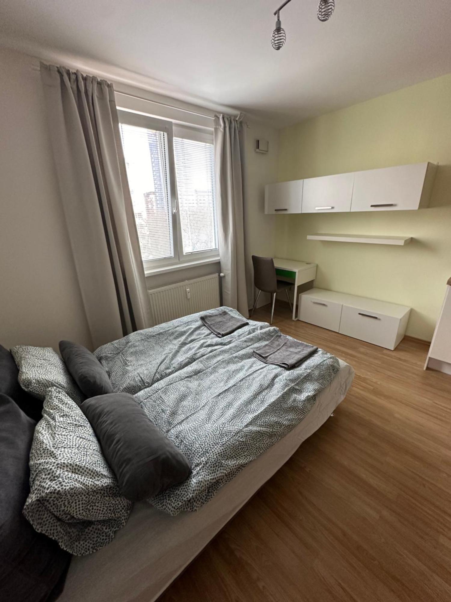 Private Apartment 1Km From Center Bratislava Exterior photo