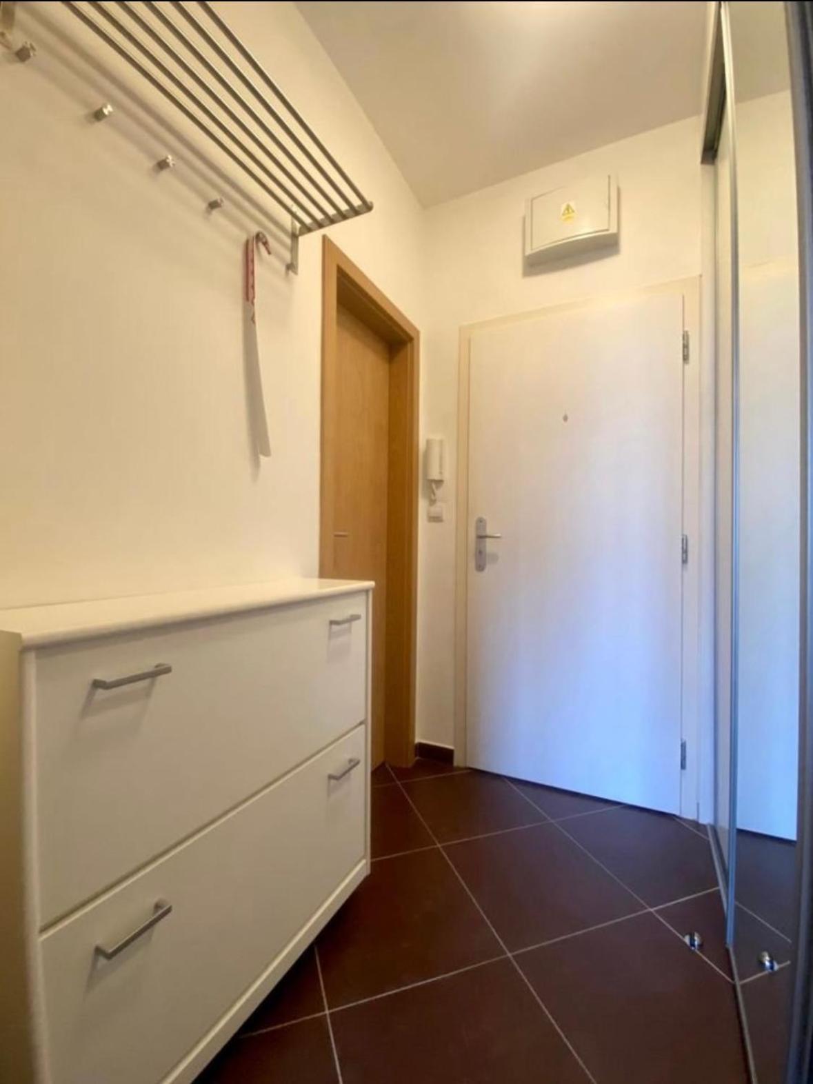 Private Apartment 1Km From Center Bratislava Exterior photo